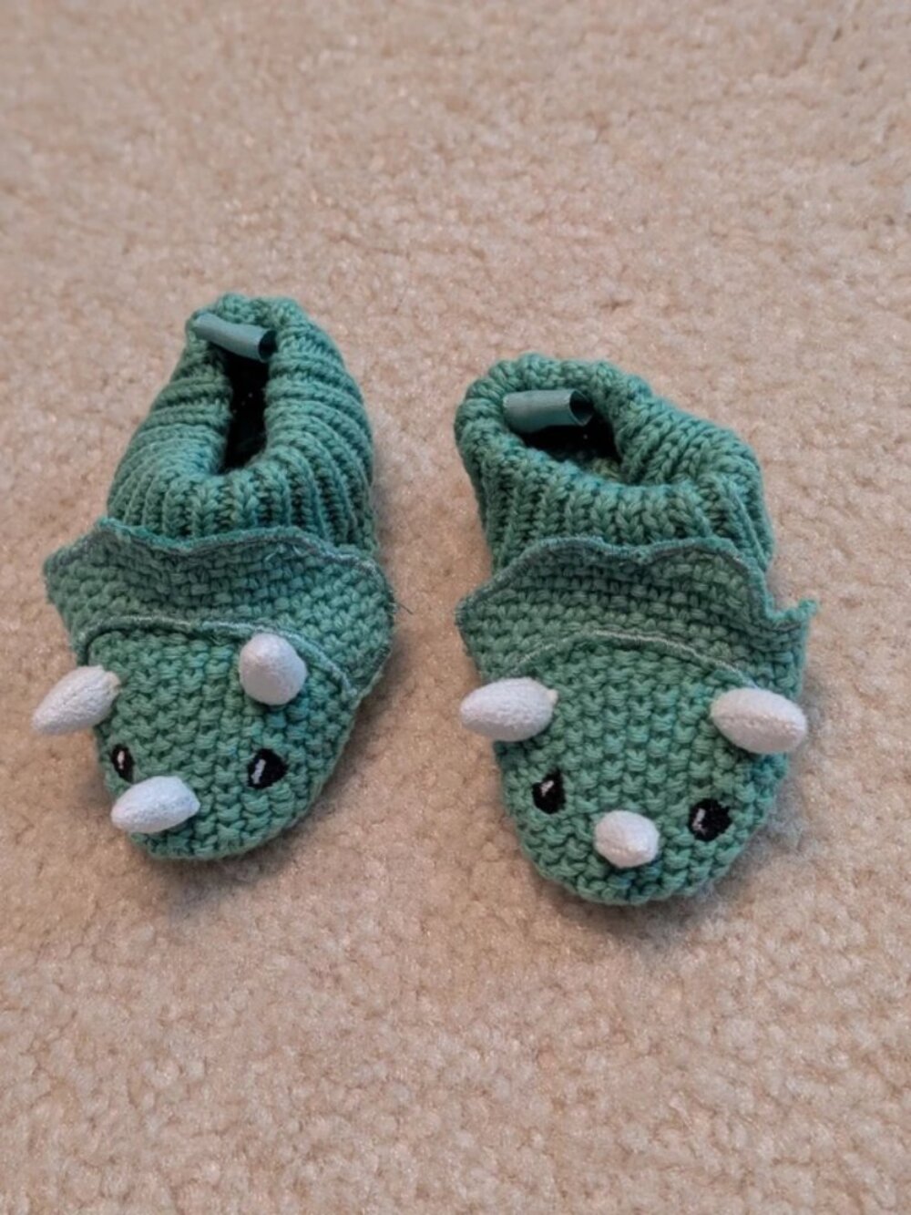 Newborn crochet infant bootie knitted shoes dinosaur triceratops